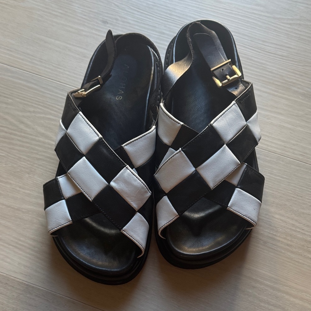 ALOHAS Criss Cross Black and White Checkered Sandals